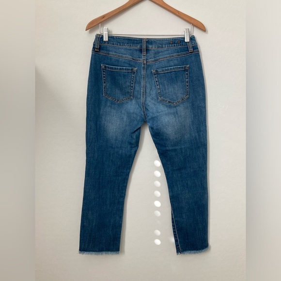 Cabi Cropped High Waist Straight Leg Raw Hem Jeans Size 4 - Picture 2 of 6